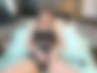 Live cam show with SaveTheBea - HD on madthumbs