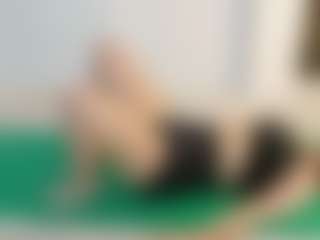 Live cam show with SaveTheBea - Sporty on Streamer API
