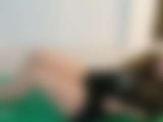 SaveTheBea's Live Sex Cam Show