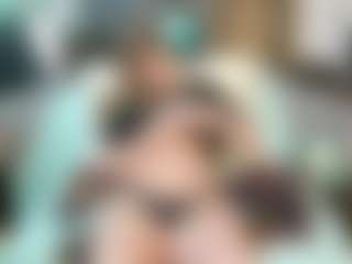 SaveTheBea's Live Sex Cam Show