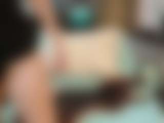 SaveTheBea's Live Sex Cam Show