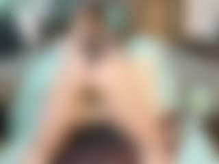 SaveTheBea's Live Sex Cam Show