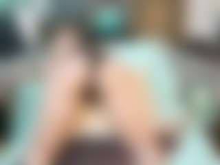 SaveTheBea's Live Sex Cam Show