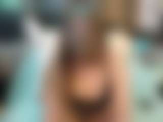 SaveTheBea's Live Sex Cam Show