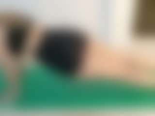 SaveTheBea's Live Sex Cam Show