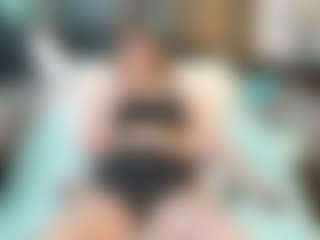 SaveTheBea's Live Sex Cam Show