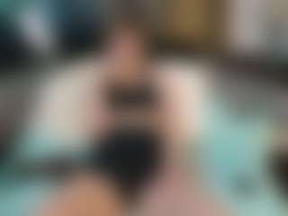 SaveTheBea's Live Sex Cam Show