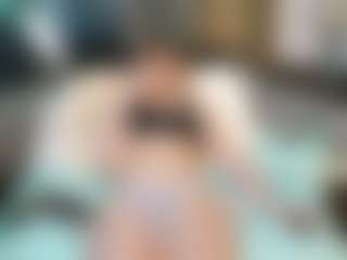 SaveTheBea's Live Sex Cam Show