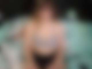 SaveTheBea's Live Sex Cam Show