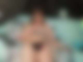 SaveTheBea's Live Sex Cam Show