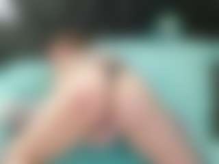 SaveTheBea's Live Sex Cam Show