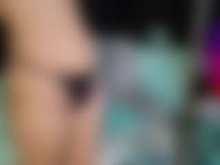 SaveTheBea's Live Sex Cam Show
