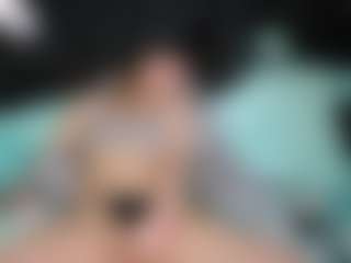SaveTheBea's Live Sex Cam Show