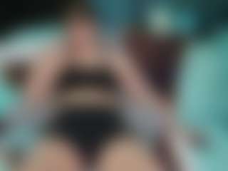 SaveTheBea's Live Sex Cam Show