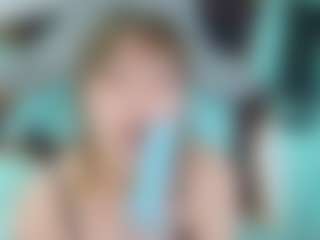 SaveTheBea's Live Sex Cam Show