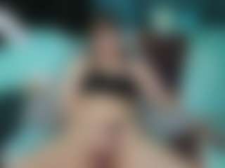 SaveTheBea's Live Sex Cam Show