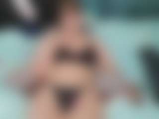 SaveTheBea's Live Sex Cam Show