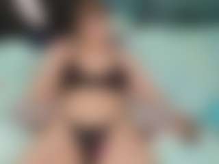 SaveTheBea's Live Sex Cam Show