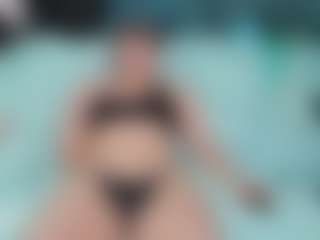 SaveTheBea's Live Sex Cam Show