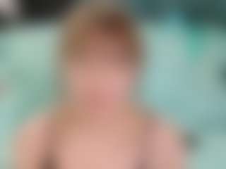 SaveTheBea's Live Sex Cam Show