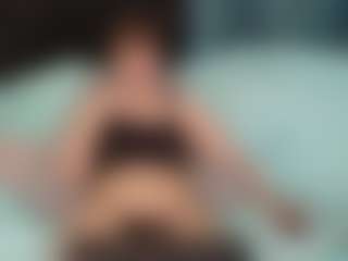 SaveTheBea's Live Sex Cam Show