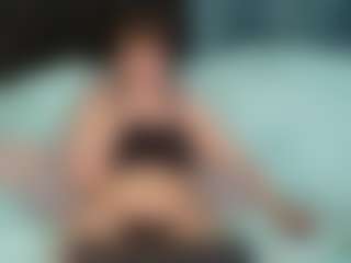 SaveTheBea's Live Sex Cam Show