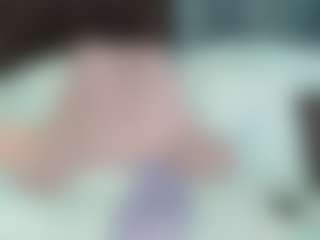 SaveTheBea's Live Sex Cam Show