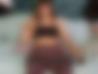 SaveTheBea's Live Sex Cam Show