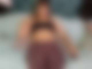 Live cam show with SaveTheBea - Athletic Tease on CamwithHer