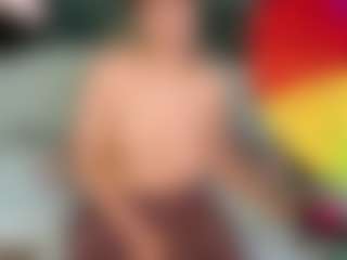 SaveTheBea's Live Sex Cam Show