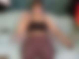 SaveTheBea's Live Sex Cam Show