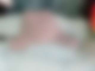 SaveTheBea's Live Sex Cam Show