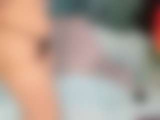 SaveTheBea's Live Sex Cam Show