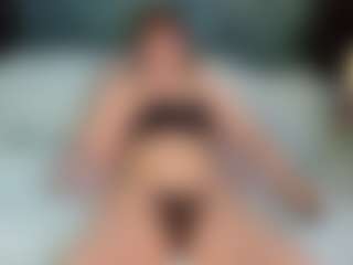 SaveTheBea's Live Sex Cam Show