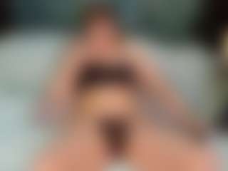 SaveTheBea's Live Sex Cam Show
