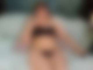 SaveTheBea's Live Sex Cam Show