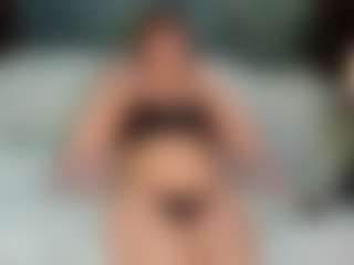 SaveTheBea's Live Sex Cam Show