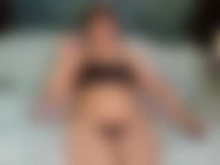 SaveTheBea's Live Sex Cam Show