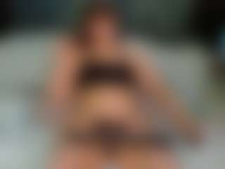 SaveTheBea's Live Sex Cam Show