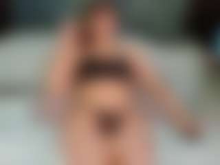 Live cam show with SaveTheBea - Blowjob on Camiplay Live