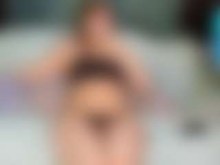 SaveTheBea's Live Sex Cam Show