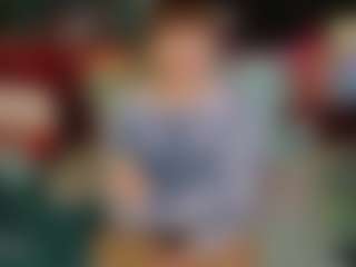 SaveTheBea's Live Sex Cam Show