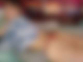 SaveTheBea's Live Sex Cam Show