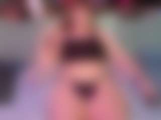 SaveTheBea's Live Sex Cam Show