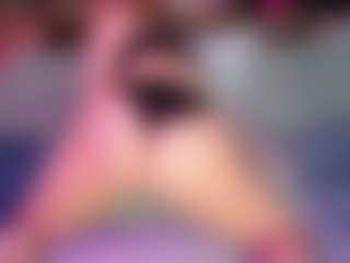 SaveTheBea's Live Sex Cam Show