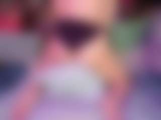 SaveTheBea's Live Sex Cam Show