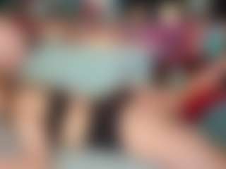 SaveTheBea's Live Sex Cam Show