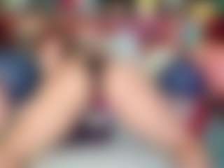 SaveTheBea's Live Sex Cam Show