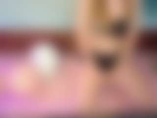 SaveTheBea's Live Sex Cam Show