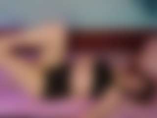 SaveTheBea's Live Sex Cam Show